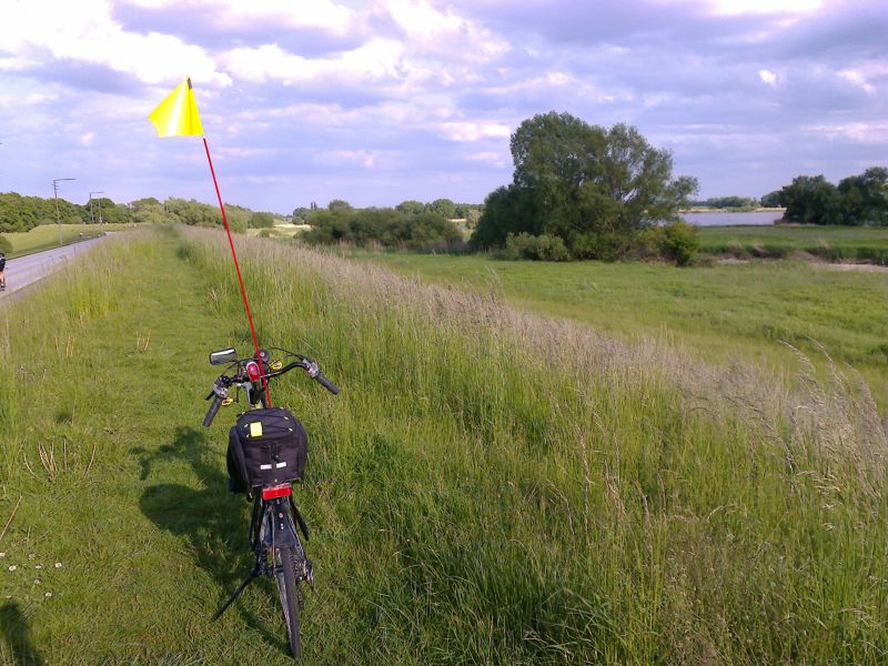 Liegerad und Elbe Zollenspieker